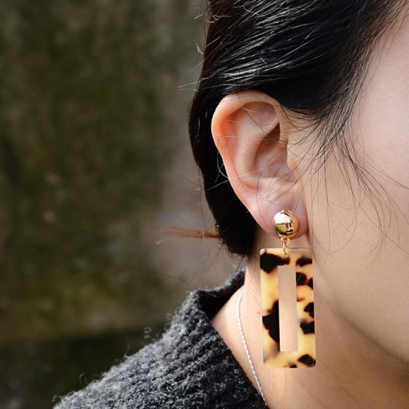 Leopard Geometric Tortoise Shell Dangle Earrings - Picture 2 of 5